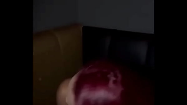 Completo GRÁTIS: Do começo ao gozo Ela de vermelho me provocando, mamei a boca dela… chupei ela até gozar, ela sentou quicando louca e meti de quatro até gozar tudo dentro.