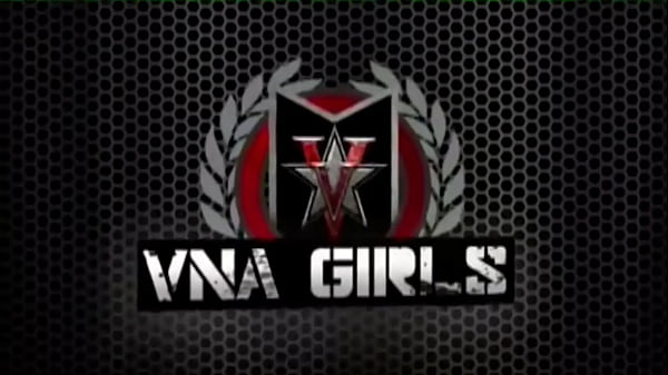 Horny Vicky Vette Gives A Blowjob And Gets A Cumshot On Her Big Tits!