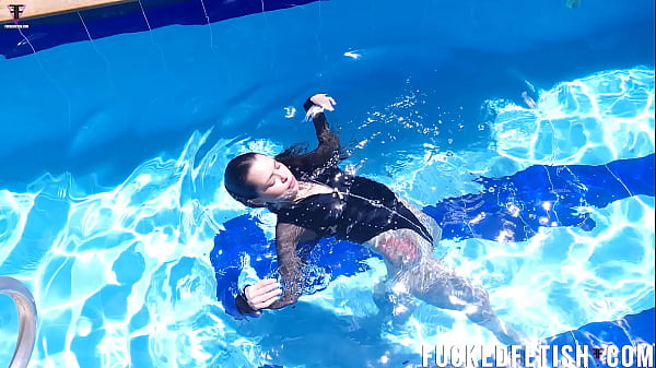 Underwater Jessica Bunny swimming pool