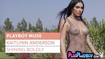 Big boobs MILF stunning striptease session after hot posing in lingerie