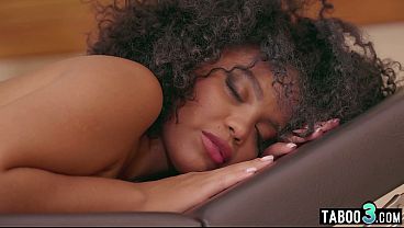 Hairy ebony teen Selva Lapiedra needs relaxing massage on two big dicks