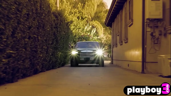 Sexy big tits babes washing luxurious car and posed wet and sexy in bikini