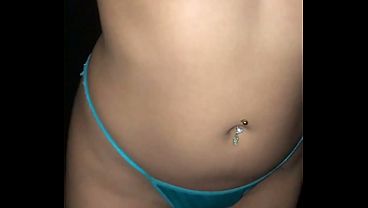 Falei para o Marido que fiz hora extra mais fui na casa de Swing. Casada muito safada, vai na casa de Swing e distribui a buceta na balada.