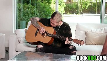 Rockstar cuckold watching wife DPed by BBCs