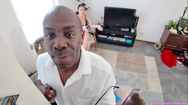 French Pegging – Exclusive Behind the Scenes: Joss Lescaf Faces the Strap-On