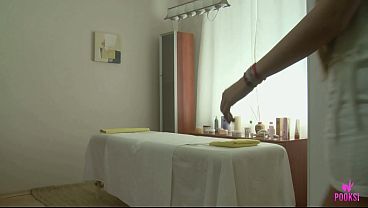 Lugardaa Sucks Her Masseuse’s Thick Cock During His Relaxing Massage!