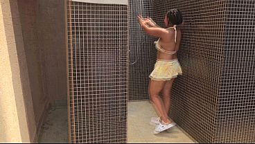 BEFORE FINGERING HERSELF SHE TAKE A SHOWER