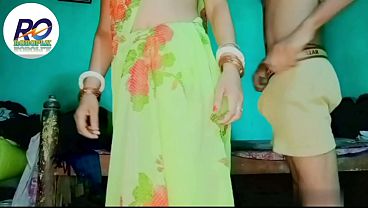 Desi village bhabhi lifted her saree and made her a mare and fucked her ass full video in Hindi