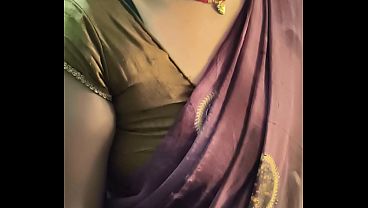 Hi I’m interested sexy indian housewife