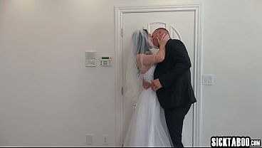 Wedding gangbang cheating bride Ivy Ireland and babe enjoyed rough anal