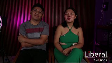JUGANDO CON SU ESPOSA DELANTE DEL CORNUDO