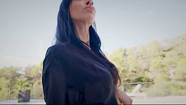 The stunning Italian Silvia Preslar is finally enjoying her first interracial gangbang